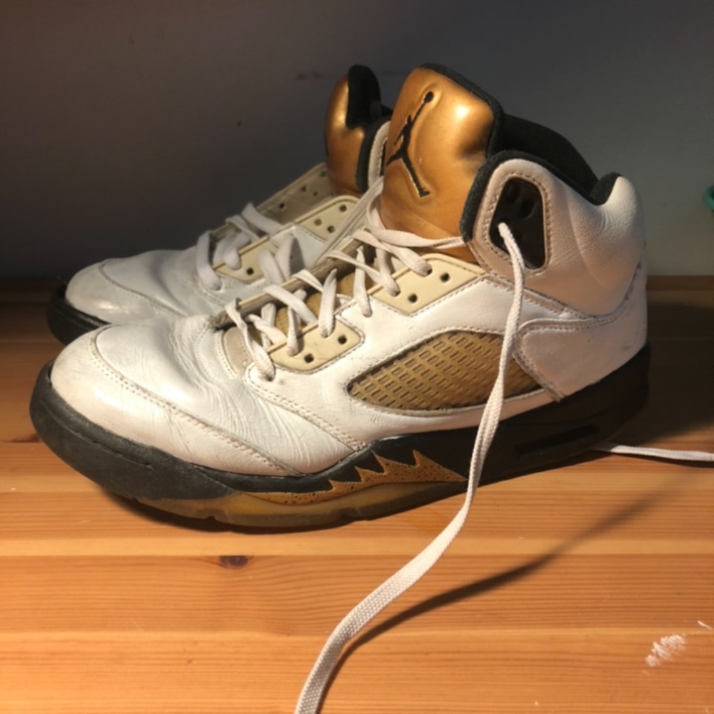 Jordan 4 Olympic Gold size 9.5